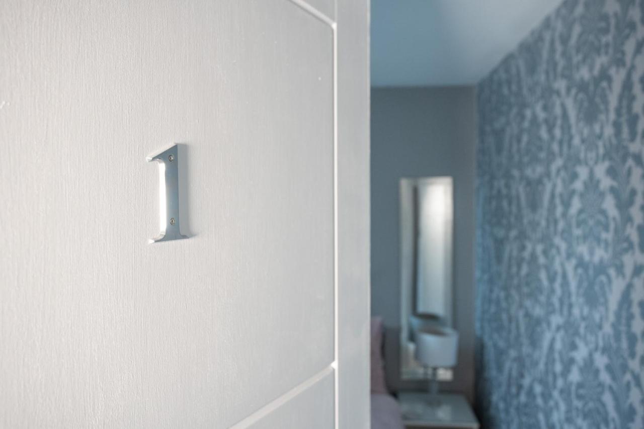 4 Private Bedroom House With 3 Parking Spaces Free Перт Экстерьер фото